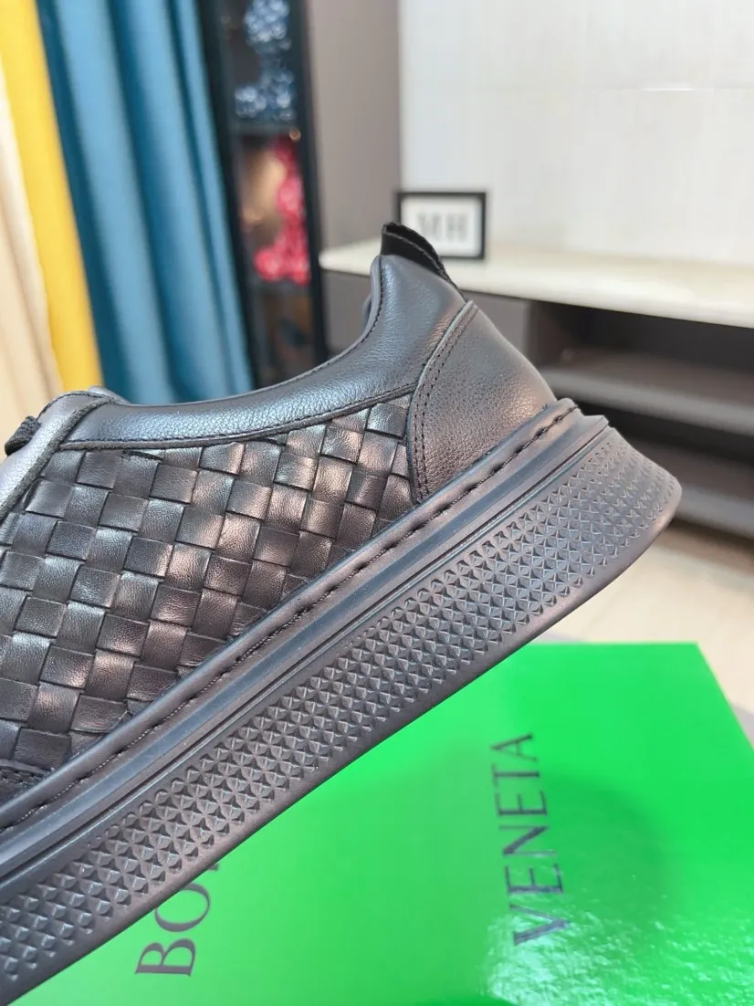 Men's men's shoes 💰500🌸🌸[bv~Bottega Veneta] 2024 classic spring and autumn trend models are on the market. The same style as the official website. Counter quality [strong][strong][strong] Selected first-layer cowhide woven, high-end atmosphere, silk cowhide lining, super cost-effective model. Original wear-resistant outsole. Fine workmanship. The upper layer of materials is used. The quality is visible. Hurry up and get started. Shoe sizes 38 to 44